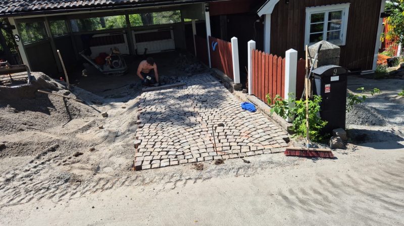 Bilplats i marksten